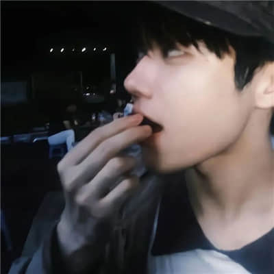 男生