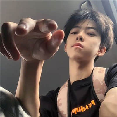 男孩